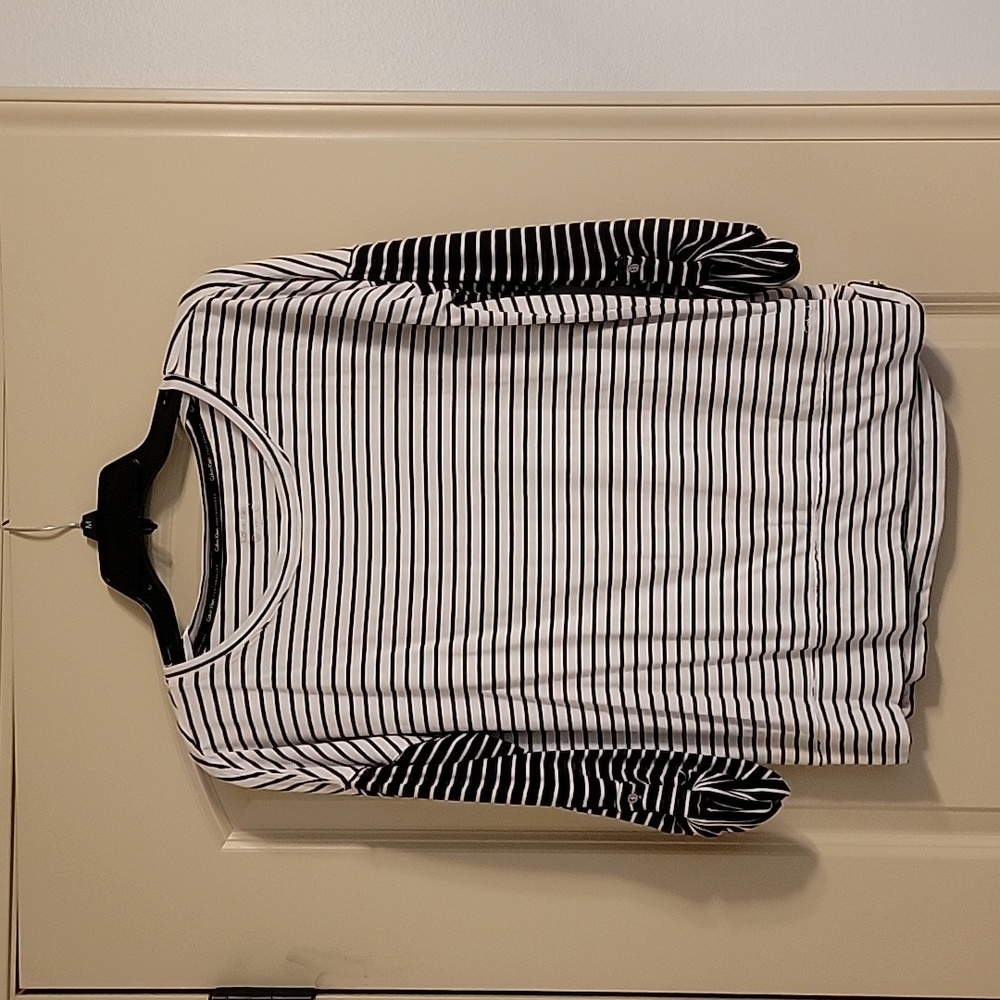 Like new, Calvin Klein top